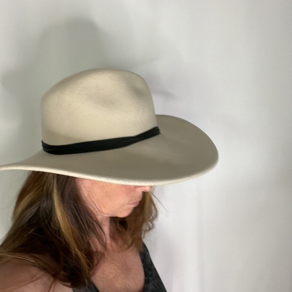 Goorin Bros. Dean the Butcher cream 100% wool felt Fedora Hat - Picture 2 of 8